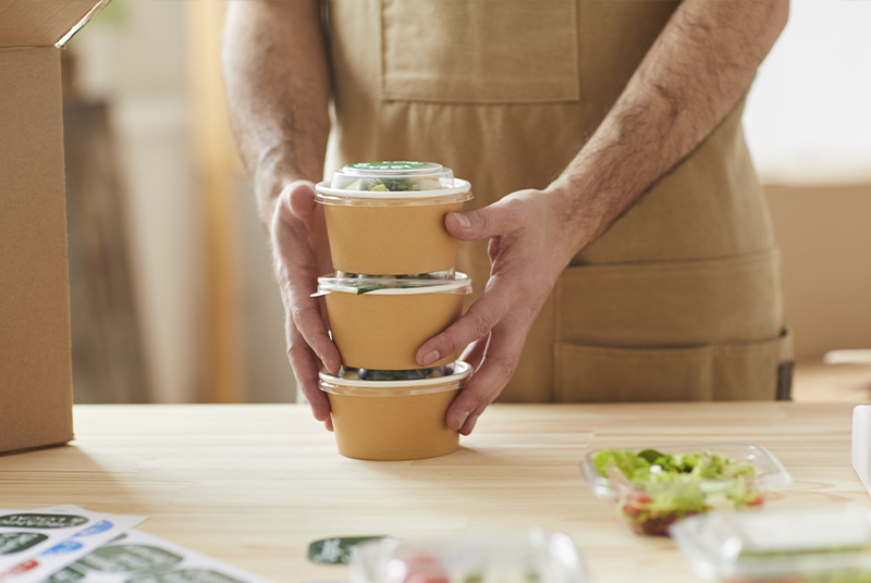 Jakie zalety mają naczynia jednorazowe?