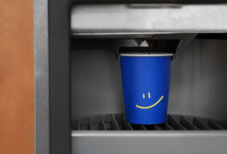 Jak znaleźć kubki papierowe pasujące do Twojego automatu sprzedającego